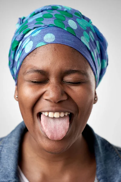 Drôle noir femme africaine visage — Photo