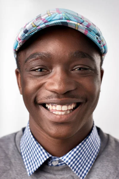 Verdadero hombre africano sonriendo — Foto de Stock