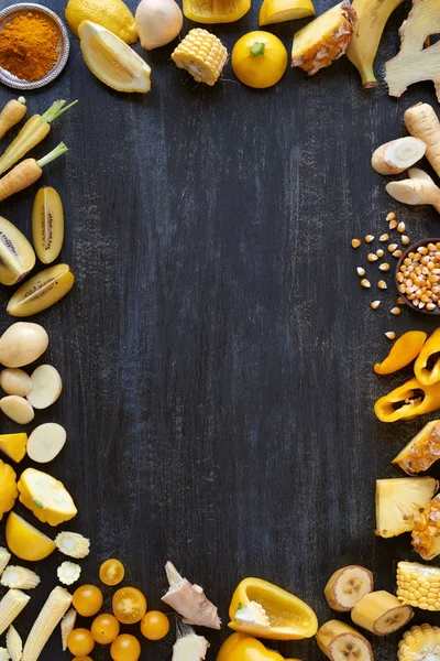 Yellow toned fruits and vegetables slices — Stock Photo, Image