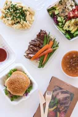 masasına paket servisi olan restoran yemek