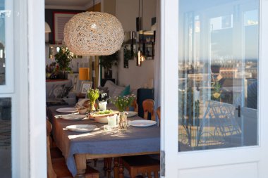 güzel bir ev tablosunda servis