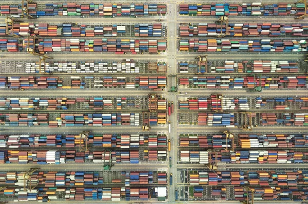 Renkli nakliye konteyner — Stok fotoğraf