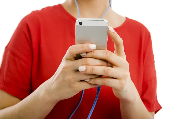 Mãos femininas com telefone — Fotografia de Stock