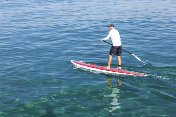 Man practicing paddle — Stock Photo, Image