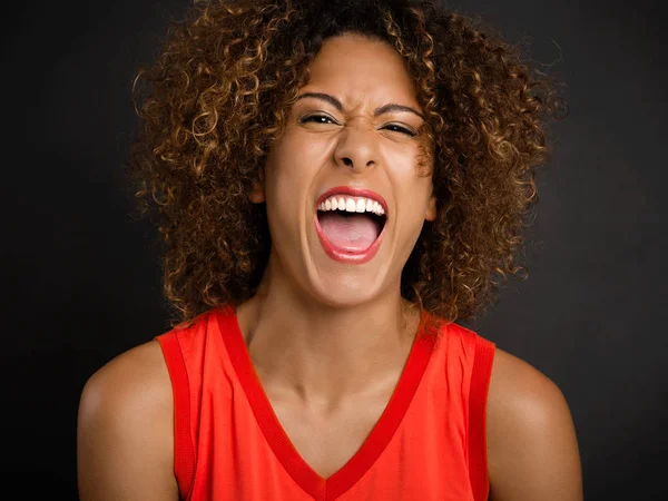 Frau mit glücklichem Gesicht — Stockfoto