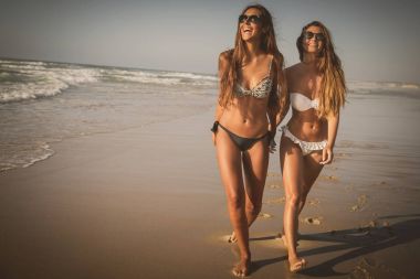Beach güzel kızlar