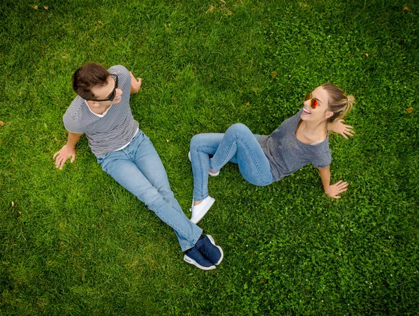 Happy young couple — Stock Photo, Image