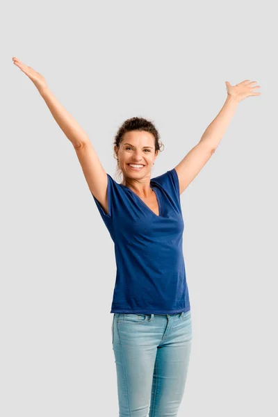 Mujer feliz con los brazos arriba —  Fotos de Stock