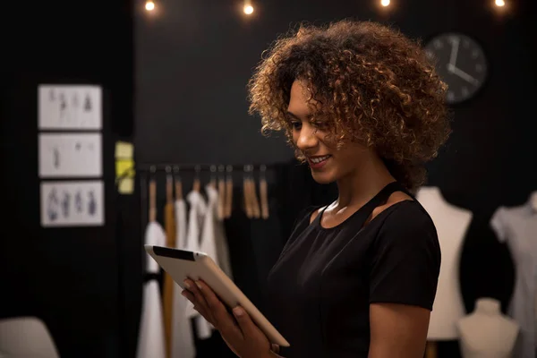 Fashion designer in atelier — Stock Photo, Image