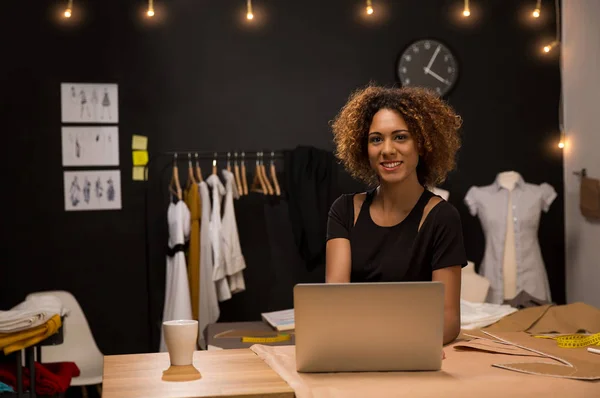 Fashion designer in atelier — Stock Photo, Image