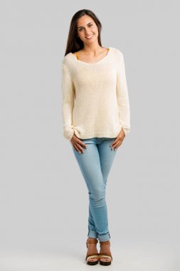  Gülümseyen genç kadın