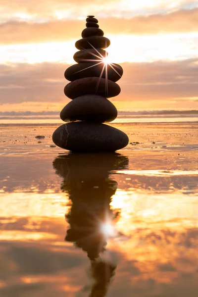 Zen piedras balanceadas — Foto de Stock