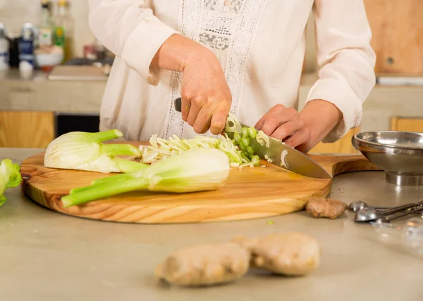 Cropped View Woman Chopping Cabbage Wooden Board — Stock Photo, Image