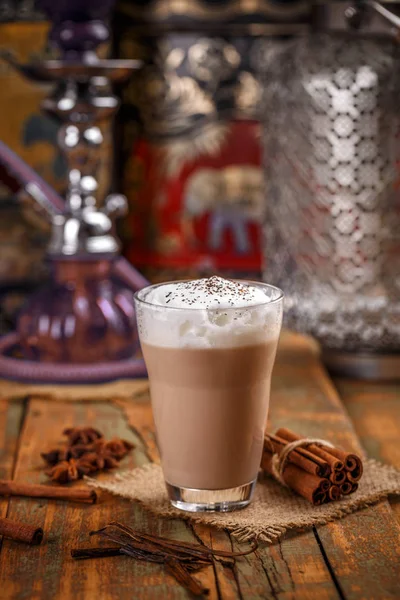 Молочный коктейль с корицей — стоковое фото