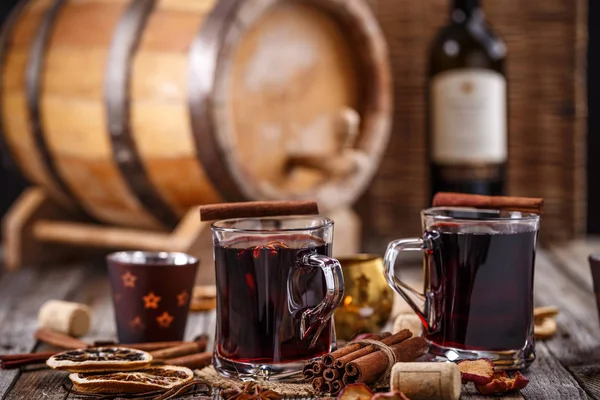 Copos de vinho quente — Fotografia de Stock