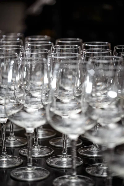 Many empty glasses — Stock Photo, Image