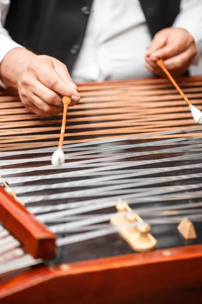 Cymbały ludowy instrument muzyczny — Zdjęcie stockowe