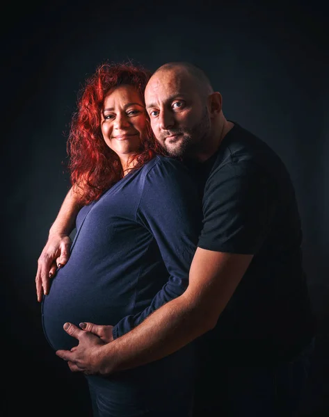 Mulher grávida com marido Fotografias De Stock Royalty-Free