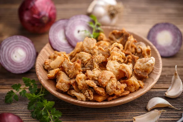 Chicharrones de cerdo fritos — Foto de Stock