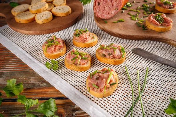 Baguette con salsiccia spalmabile — Foto Stock