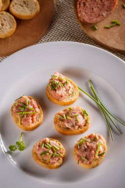 Meze tabağı ile teewurst