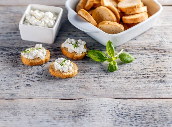 Bruschetta com queijo cottage — Fotografia de Stock