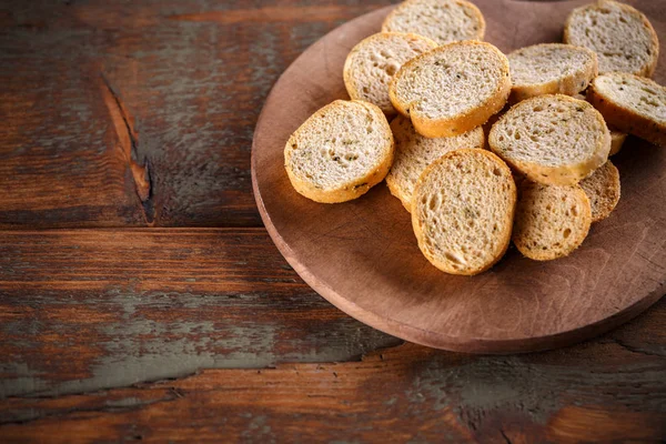 Un mucchio di fette biscottate rotonde — Foto Stock