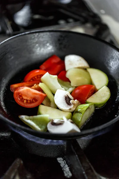 多くの異なる野菜を料理 — ストック写真