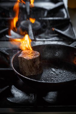 Yangında et parçası