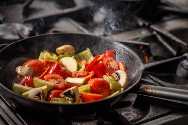 Birçok farklı sebzeler yemek