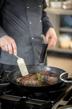 Domuz eti kızartma Şef