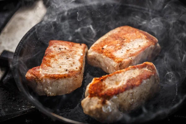 Filete de carne de cerdo —  Fotos de Stock