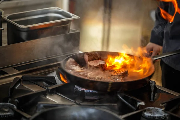 Marha- és sertés hús steak — Stock Fotó