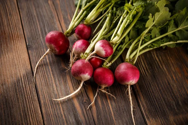 Bunch of fresh radishes — Stock Photo, Image