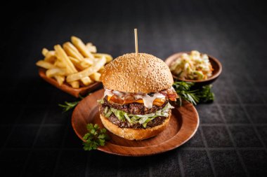 Taze lezzetli hamburger.