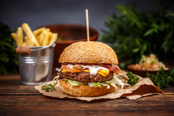 Peynirli burger — Stok fotoğraf