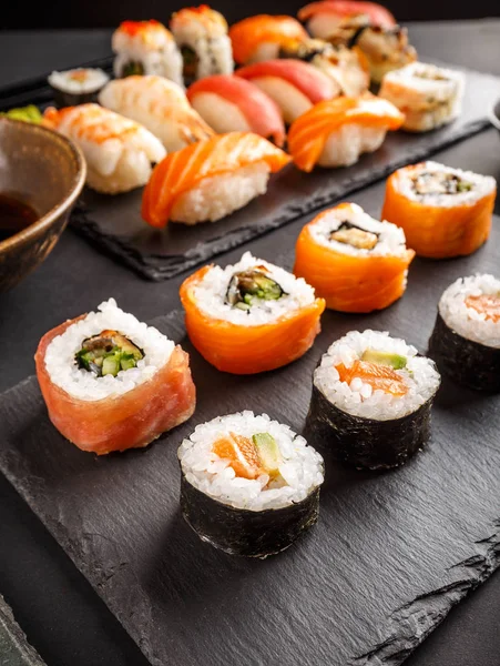 Japán ízletes sushi készlet — Stock Fotó