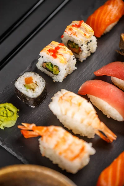 Sashimi sushi sushi a sada rohlíky — Stock fotografie