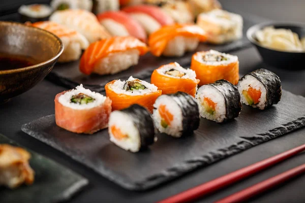 Finom sushi tekercs Stock Kép