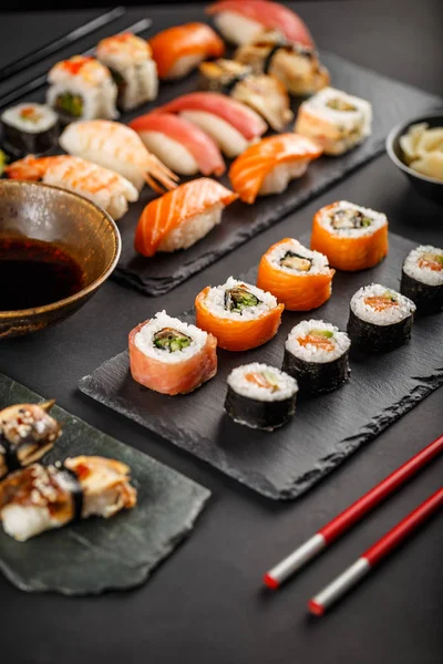 Sushi meghatározott zsemle — Stock Fotó