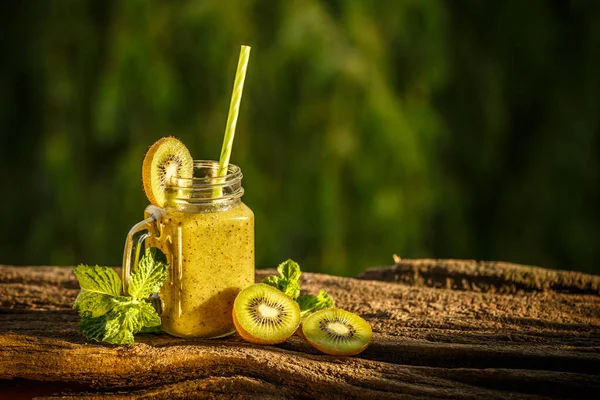 Gesunder grüner Smoothie — Stockfoto