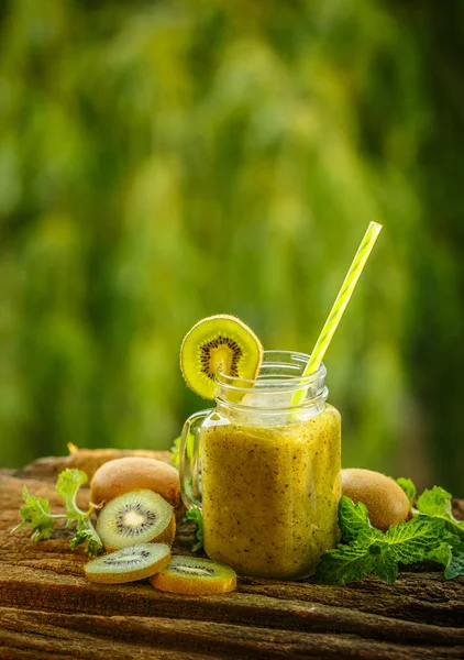 Homemade kiwi smoothie — Stock Photo, Image