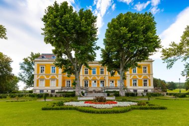 Karolyi Kalesi, Macaristan