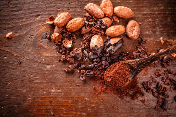 Composition of cacao nibs — Stock Photo, Image