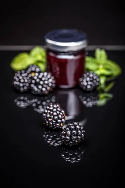 Marmellata di more fatta in casa — Foto Stock