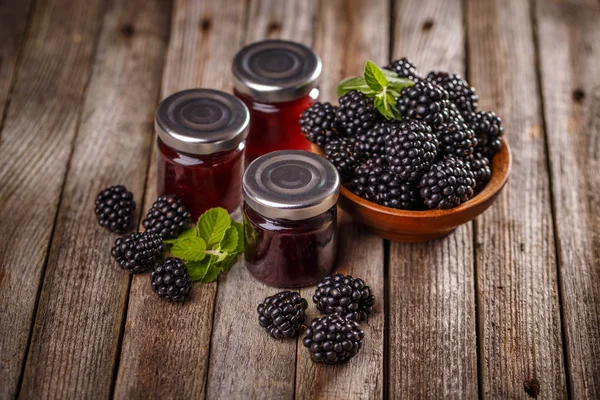 Hemlagad blackberry jam — Stockfoto