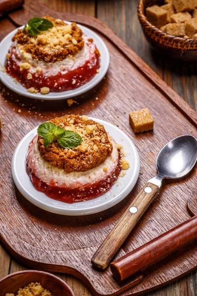 Strawberry cheesecake dessert — Stock Photo, Image