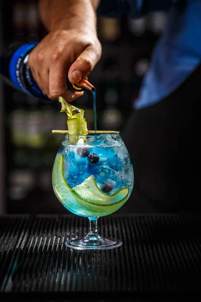 Modrá gin tonic — Stock fotografie