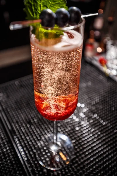 Hieno samppanja cocktail — kuvapankkivalokuva