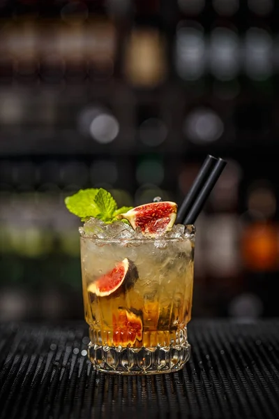 Glas iced verfrissende cocktail — Stockfoto